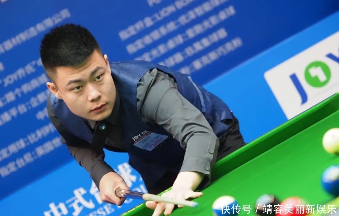 队传统的背 队传统的背